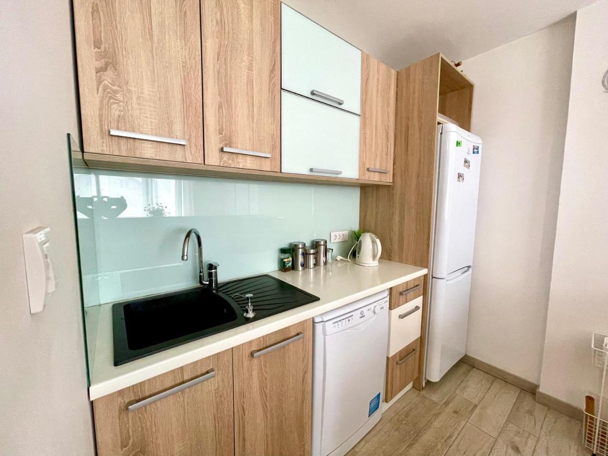 Cozy Apartments In Belgrade, Cukarica, Zeleznik, Free Parking And Wifi Buitenkant foto