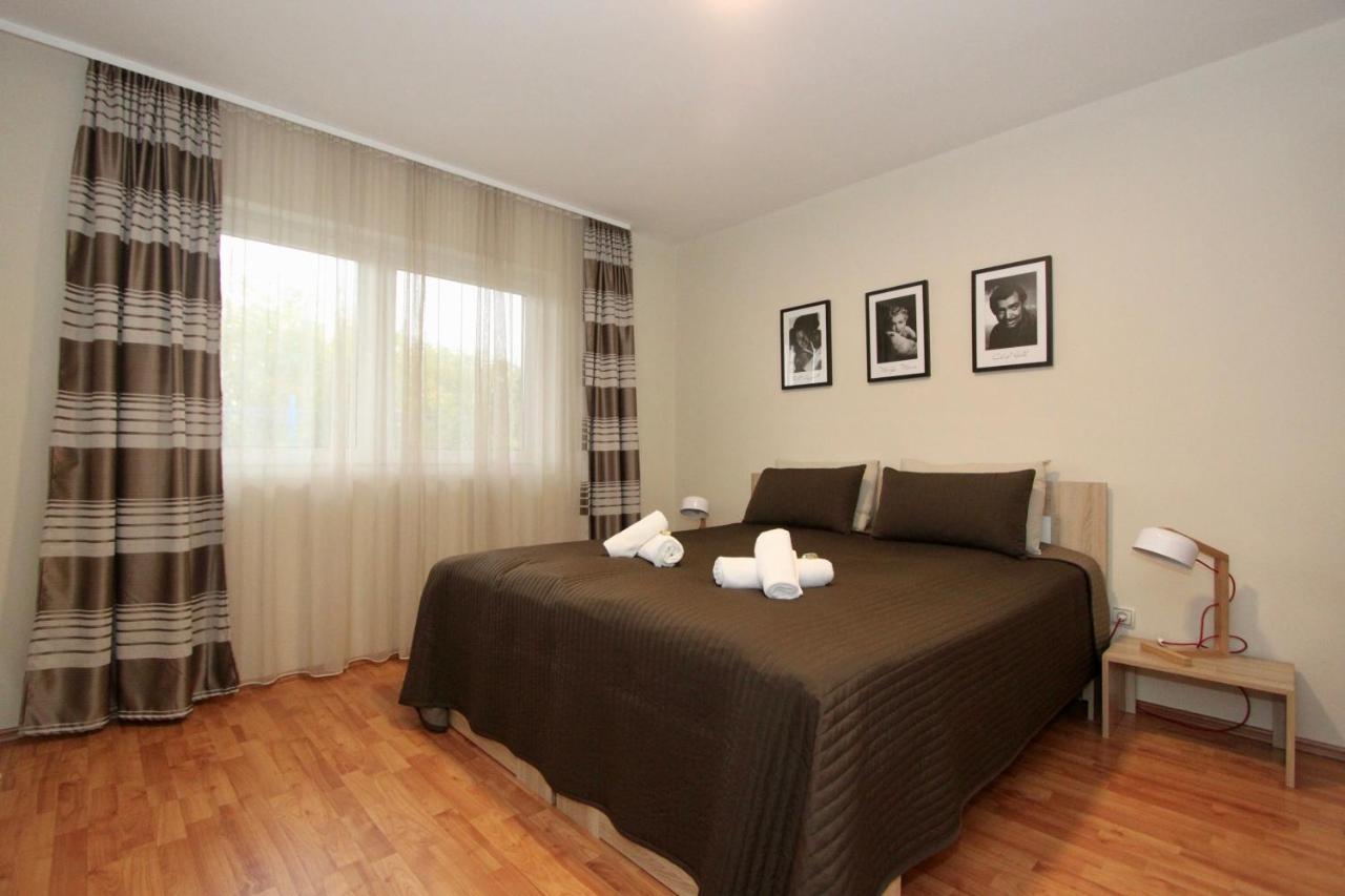 Cozy Apartments In Belgrade, Cukarica, Zeleznik, Free Parking And Wifi Buitenkant foto